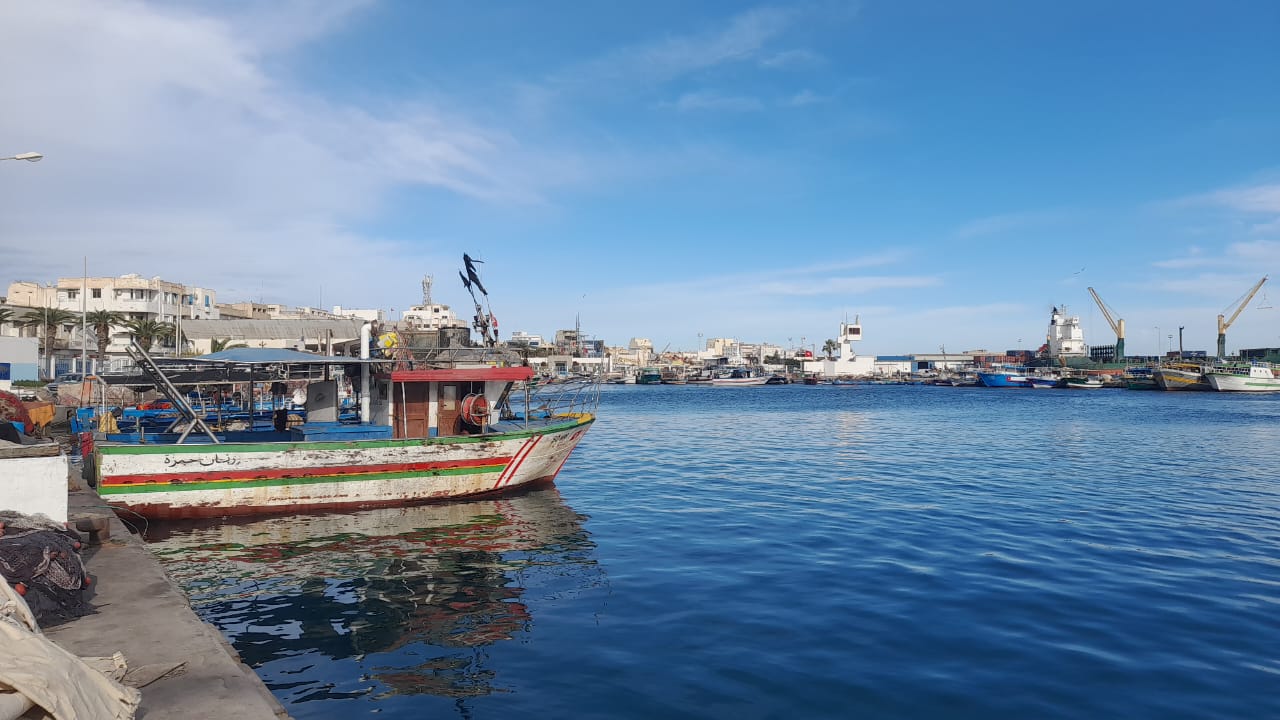 بحّارة ميناء الصّيد البحري بسوسة لـ"الصباح نيوز ": الميناء يفتقر لوحدة صحية ويعيش مشاكل بيئيّة 